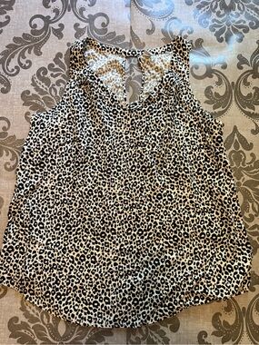 Women's Leopard Print Sleeveless V-Neck Tank Top - Black & White